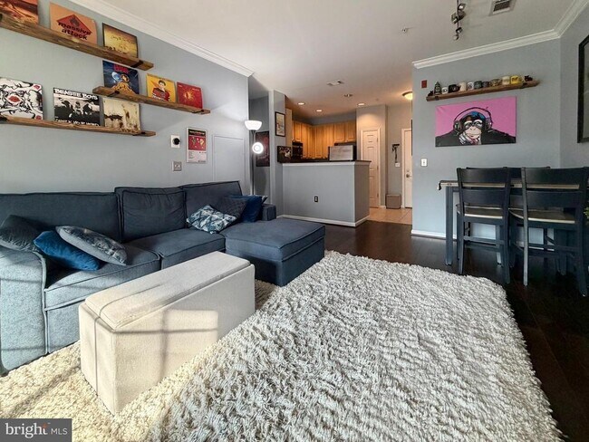 Building Photo - 2321 25th St S