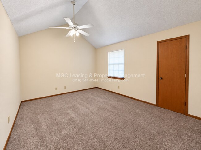 Building Photo - Chapel Oaks Community of Lee's Summit - $500 off September rent with immediate move in!!