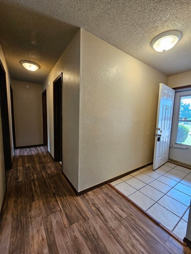 Building Photo - 3413 Pathway Cir