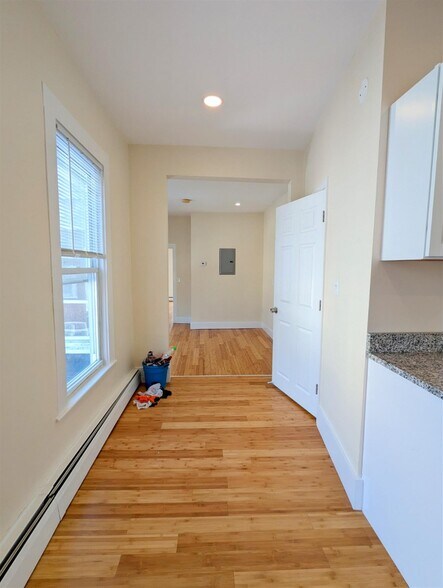 Building Photo - 15 Cameron Ave