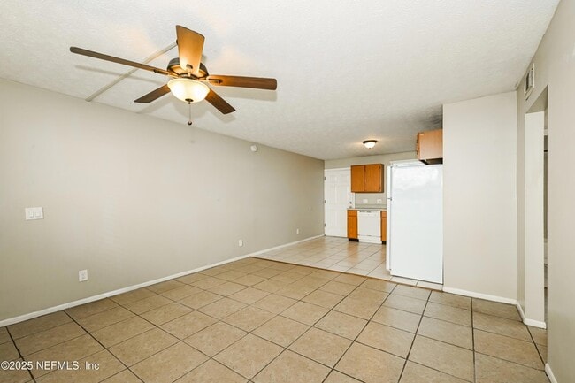 Building Photo - 1012 2nd St S