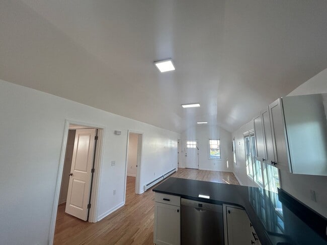 Building Photo - 1602 Heck Ave