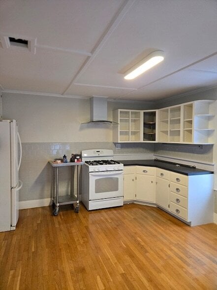 Building Photo - 82 Centennial Ave