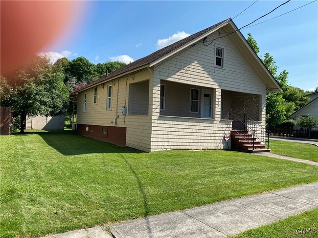 Building Photo - 400 Pawling St