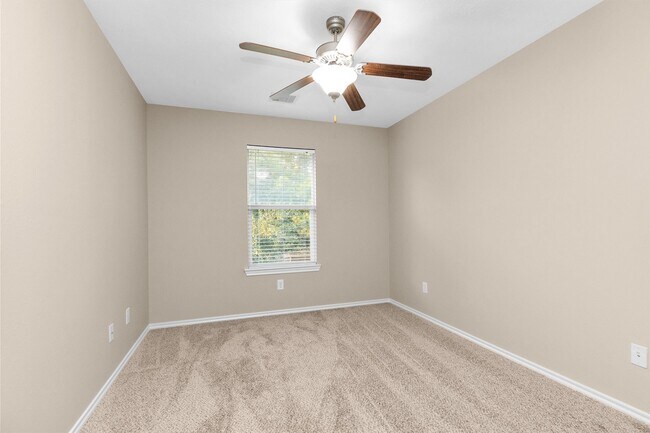 Building Photo - 115 N Hawkhurst Cir