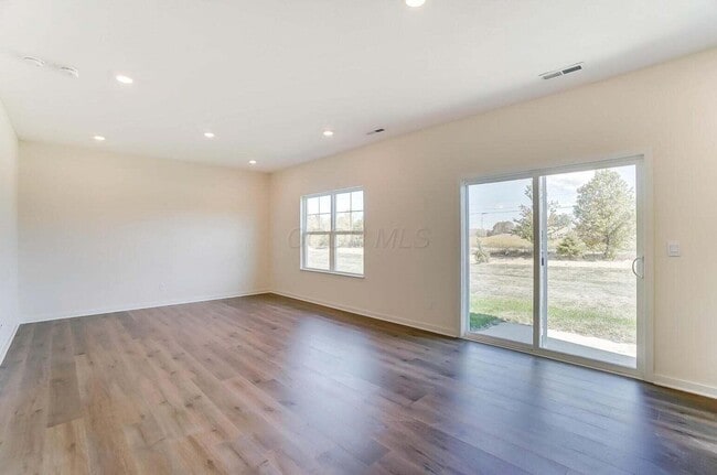 Building Photo - 852 Sunny Vale Dr