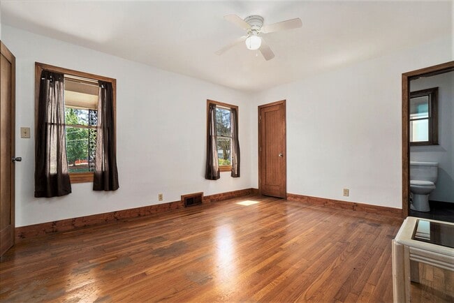 Building Photo - 3 Bedroom, 2 Bath in Decatur