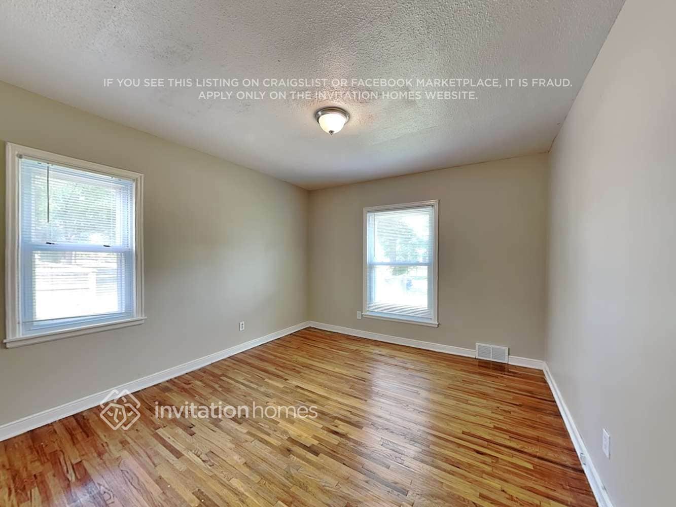 Building Photo - 5604 23rd Ave S