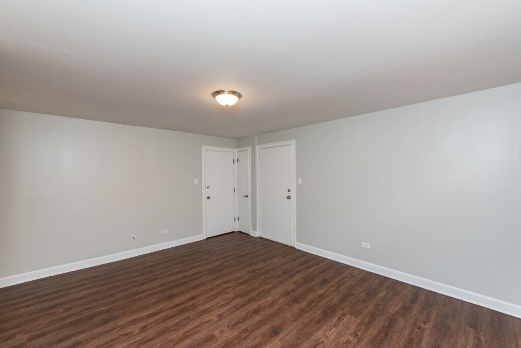 Building Photo - 4540 N Wolcott Ave