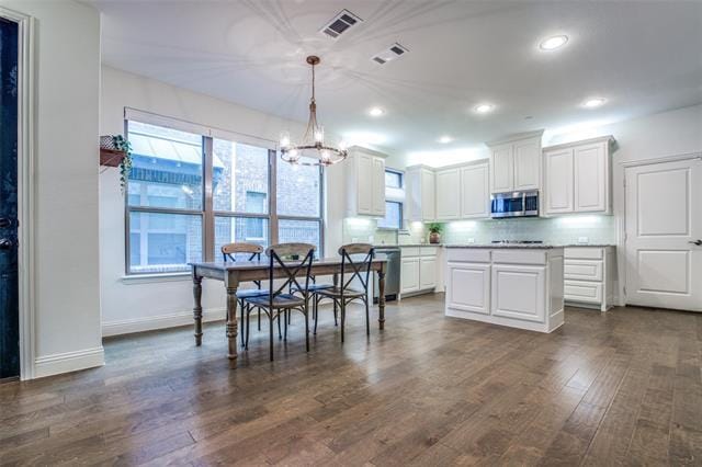 Building Photo - 7405 Alton Dr
