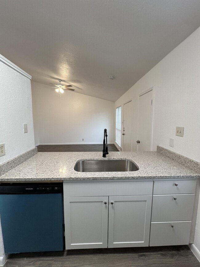 Building Photo - 8846 Meadow Range St