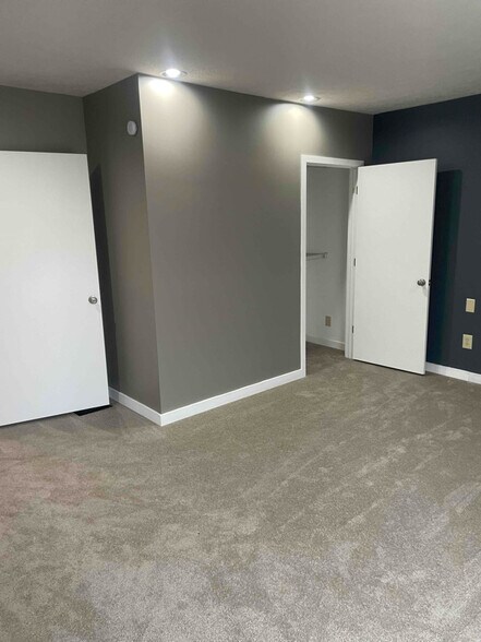 Building Photo - 408 Broadway