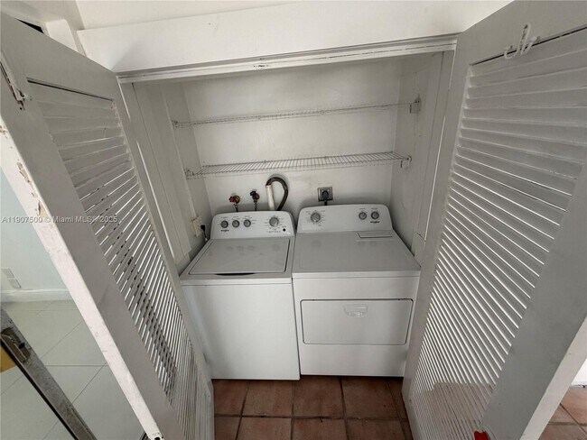 Building Photo - 400 Minorca Ave