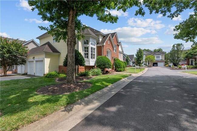 Building Photo - 232 Suri Dr