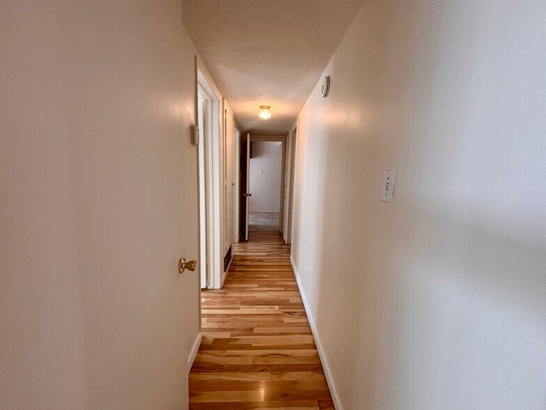 Building Photo - 524 N 21st St