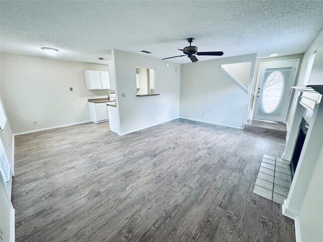 Building Photo - 379 Fantail Loop