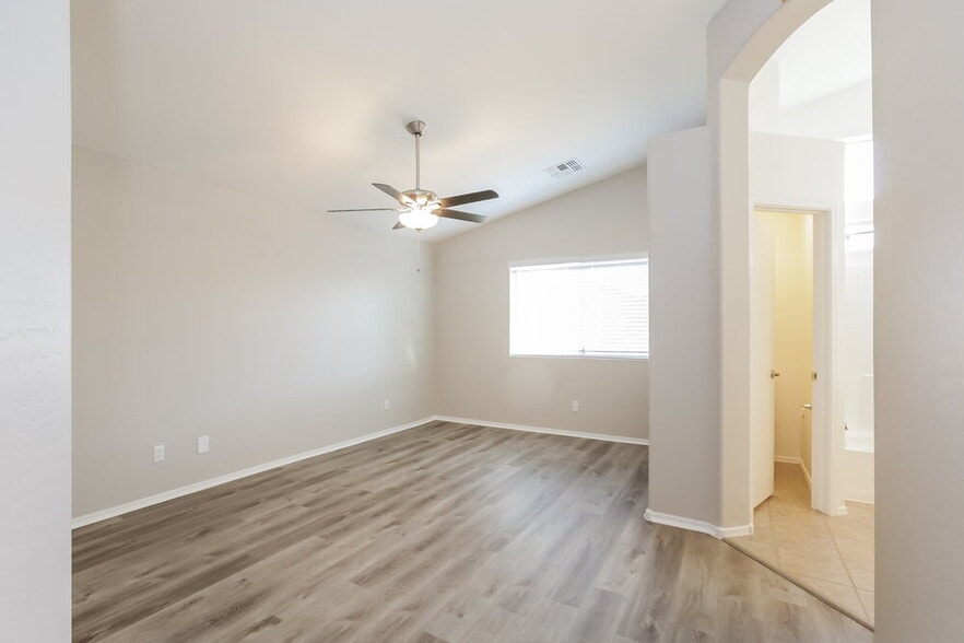 Building Photo - 23024 W Mohave St