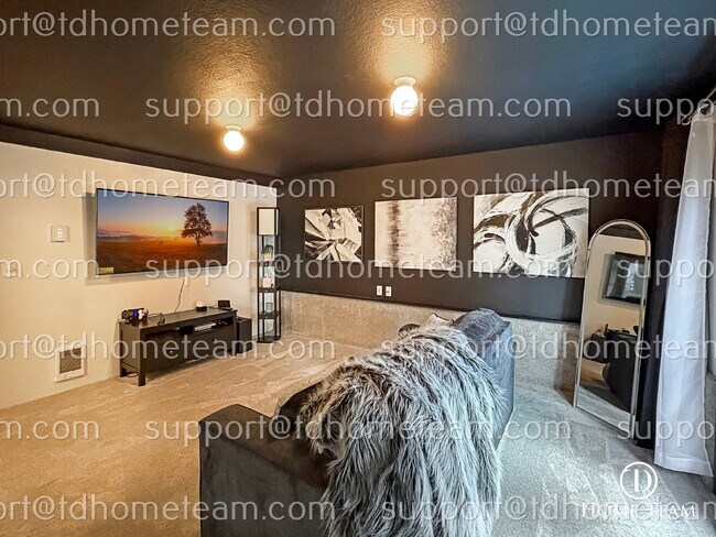 Building Photo - "Charming Lynnwood Home with Finished Basement & Movie Room – Fully Ready for You!"