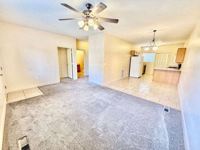 Building Photo - La Venita Condo #B3