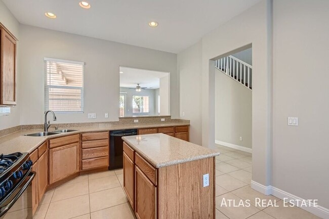 Building Photo - 6522 Chinatown St