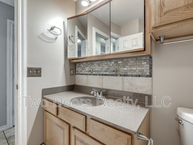 Building Photo - 3900 Hiddleston Cir