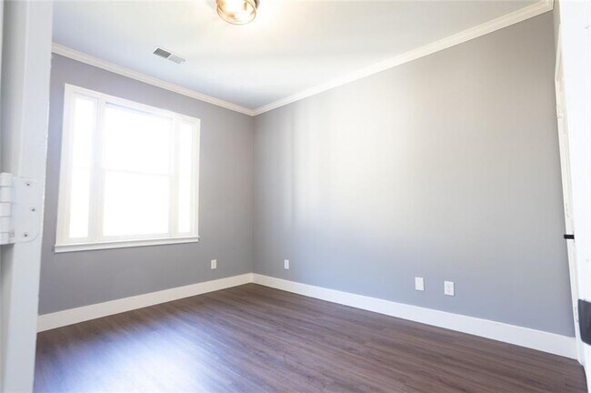 Building Photo - 4871 Pinnacle Dr