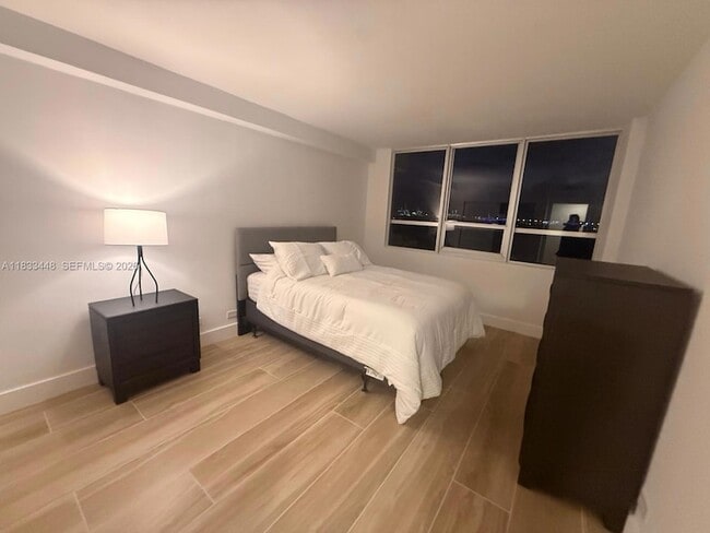 Building Photo - 1500 Bay Rd