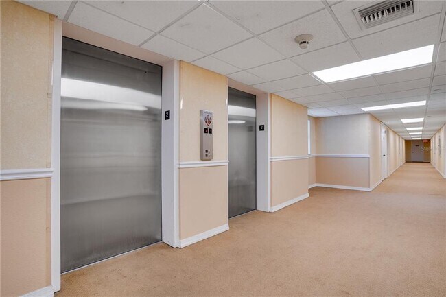 Building Photo - 420 64th Ave