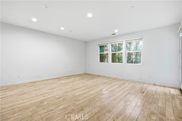 Building Photo - 4722 E Washington Ave