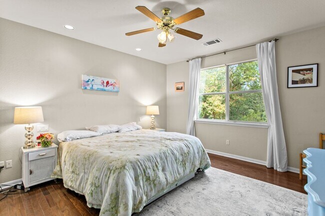 Building Photo - 5950 Mesa Verde Cir