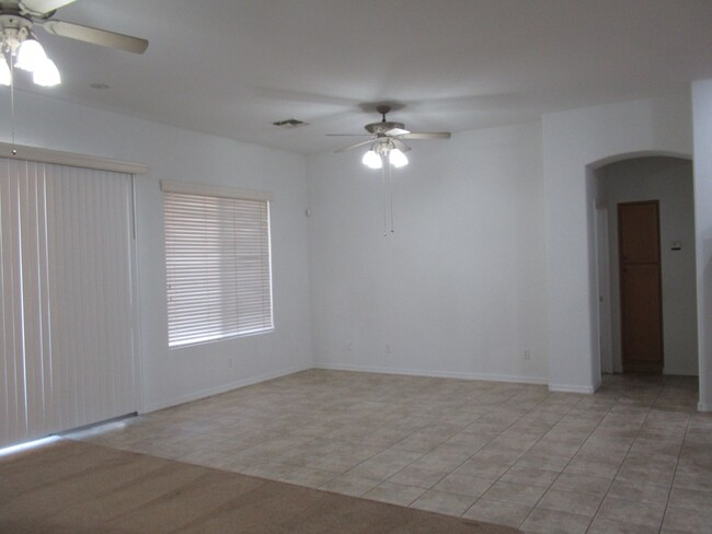 Building Photo - 4 Bedroom Home in North East Mesa!