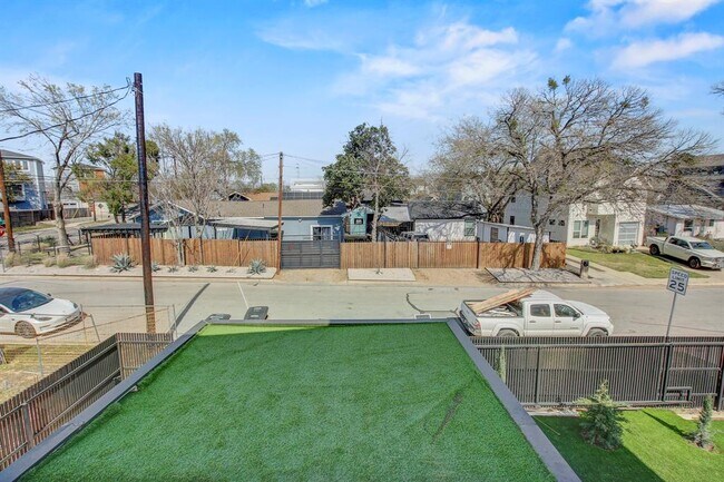 Building Photo - 4703 Louis Ave