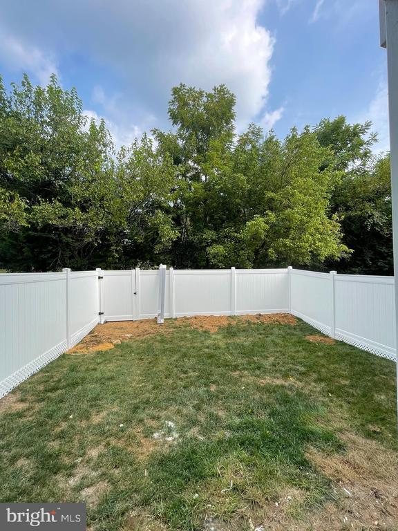 Building Photo - 20231 Capital Ln
