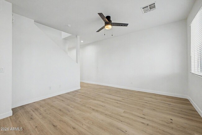 Building Photo - 141 W Latona Rd