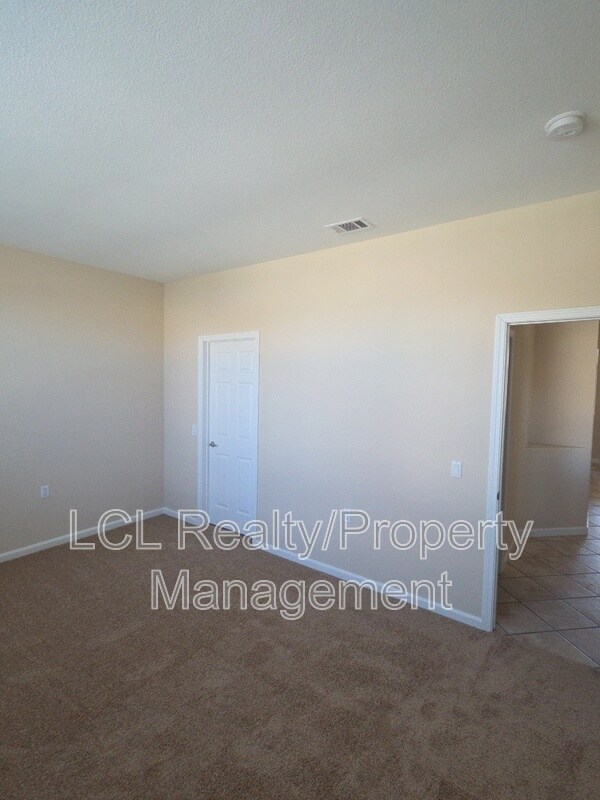 Building Photo - 26858 China Dr
