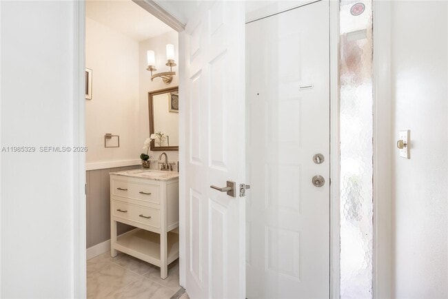 Building Photo - 3952 Cocoplum Cir