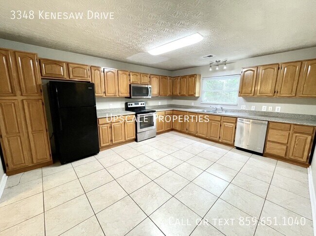 Building Photo - 3348 Kenesaw Dr