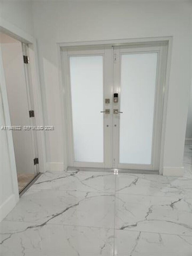 Building Photo - 15152 SW 63rd Ter