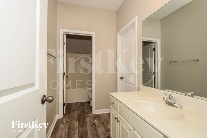 Building Photo - 939 Meriweather Dr