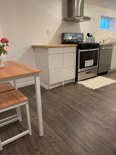 Building Photo - 2551 57th Ave SW