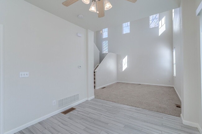 Building Photo - 965 Evening Star Ct