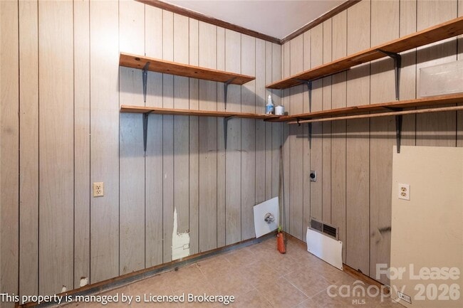 Building Photo - 234 Poplin St