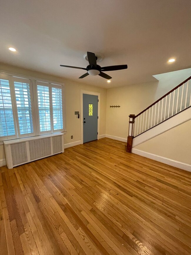 Building Photo - Charming 1928 Row Home for Rent with Modern Amenities — 2 Bedroom 2 Full Bath w/ 2 Half Baths, 2 ...