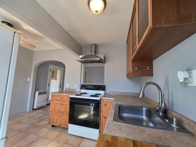 6 - 4649 W Point Loma Blvd