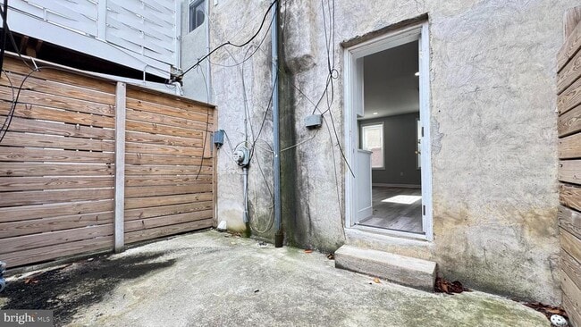 Building Photo - 163 W Palmer St