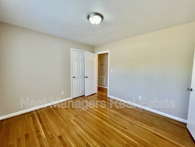 Building Photo - 621 Welsh Pl