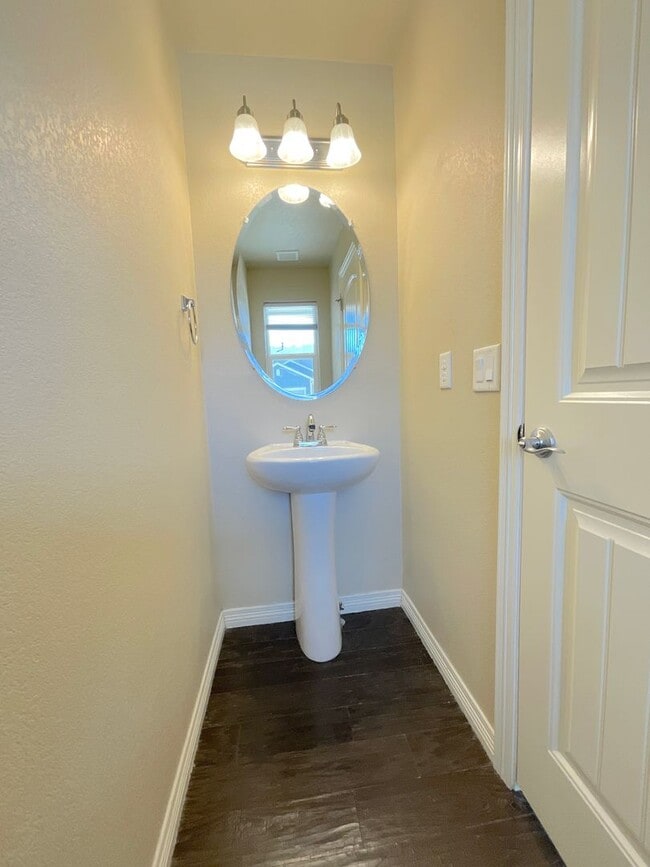 Building Photo - 3 Bedroom Home Available Near S Marksheffel Rd & Fontaine Blvd!