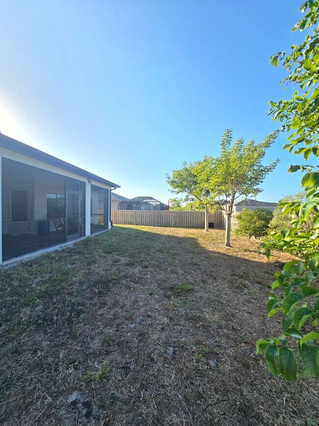 Building Photo - 1504 NW 36th Pl