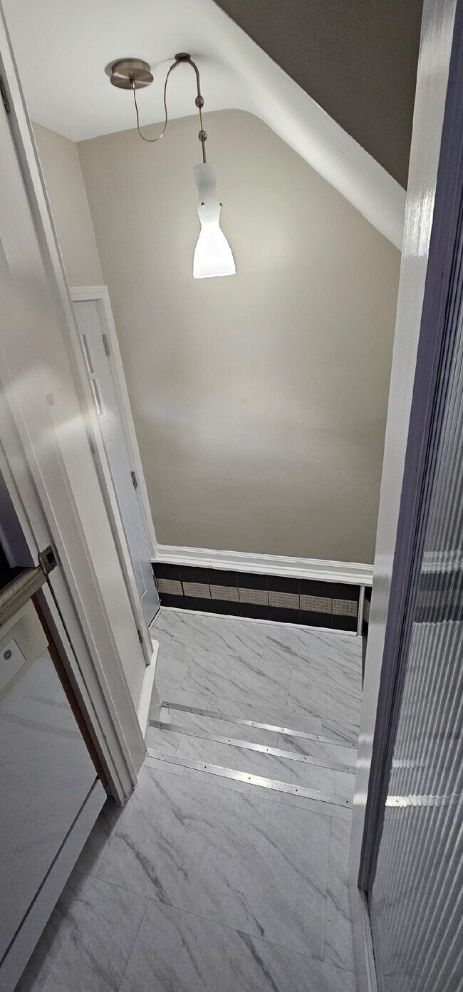 Building Photo - 13699 Rosedale St