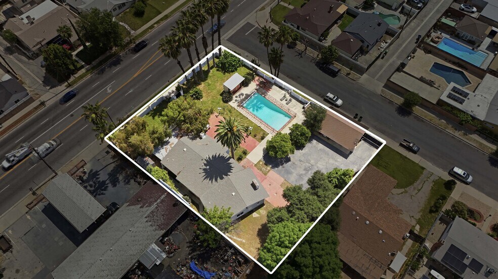 Building Photo - 8647 Corbin Ave